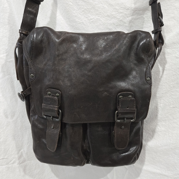 Aunts & Uncles Handbags - Aunts And Uncles Leather Crossbody Bag Very Good Condition